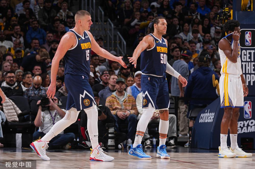 亲临现场 亲临现场