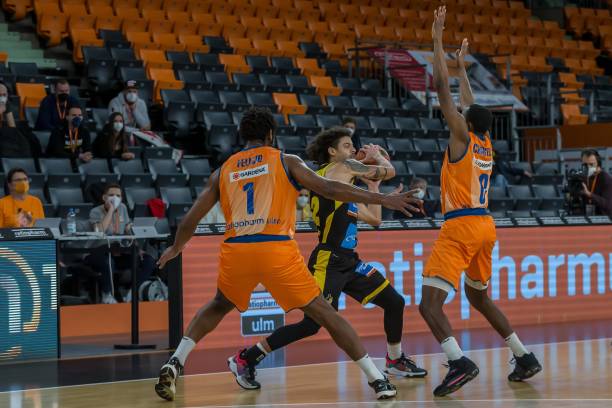 扩大人才基 扩大人才基